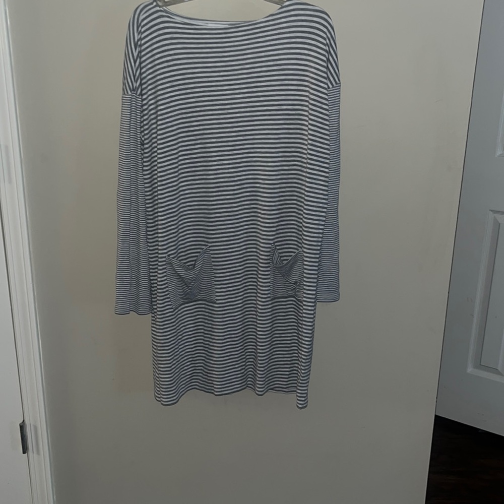 J Jill need leant pocket long sleeve dress